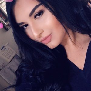 Meet your Posher, Celina
